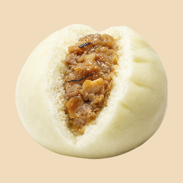 ファミリーマートのじゅわっとジューシー本格肉まん。税込価格：170円、カロリー：210kcal、たんぱく質：7.1g、脂質：7.3g、炭水化物：29g、食塩相当量：0.9g。豚肉の食べごたえのある食感と肉汁たっぷりのジューシーな味わいに仕立てました。生地には「ホシノ天然酵母」の発酵種を使用しており、自然な甘みが感じられます。味付けには、中華料理のベースに使用される「毛湯（まおたん）」と「清湯（ちんたん）」の2種類のスープを用いており、本格中華の味わいをお楽しみいただける一品です。アレルギー：小麦、ごま、大豆、鶏肉、豚肉、ゼラチン。