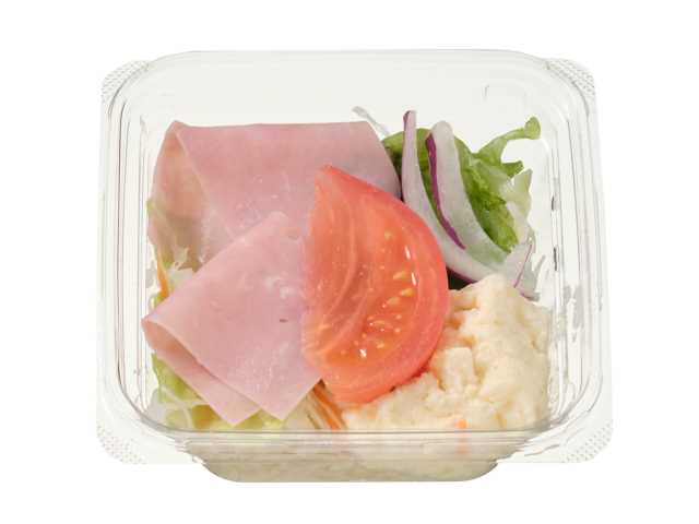 セブンイレブンのハムとポテトのサラダを比較する。税込価格：246円、カロリー：73kcal、1円あたりカロリー：0.30kcal/円、たんぱく質：2.3g、1円あたりたんぱく質：0.01g/円、脂質：4.3g、炭水化物：7.1g、糖質：5.5g、食物繊維：1.6g、食塩相当量：0.4g。様々な野菜にハムやポテトサラダを組み合わせた彩りが良く食感を楽しめるサラダです。アレルギー：卵、乳、小麦。