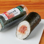ファミリーマートの手巻寿司 ねぎとろ（青まぜ）。税込価格：278円、カロリー：163kcal、たんぱく質：4.3g、脂質：2g、炭水化物：32.4g、食塩相当量：1.3g。きはだまぐろのたたきにわさびを加えて味にアクセントを出したねぎとろ巻です。アレルギー：小麦、卵、大豆。