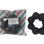 セブンイレブンのもちもちリングドーナツチョコを比較する。税込価格：162円、カロリー：362kcal、1円あたりカロリー：2.23kcal/円、たんぱく質：2.2g、1円あたりたんぱく質：0.01g/円、脂質：24.7g、炭水化物：33g、糖質：32.2g、食物繊維：0.8g、食塩相当量：0.7g。生地重量を増やして、よりもちもちとした食感に仕上げたドーナツに、チョコレートを上掛けしました。アレルギー：卵、乳、小麦。