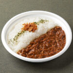 スパイス香る！旨辛キーマカレー ファミリーマート 肉やトマトの旨みにオニオンソテーの甘みとスパイスをきかせた旨辛な味わいのキーマカレー。
※宮崎県、鹿児島県では取り扱いなし。