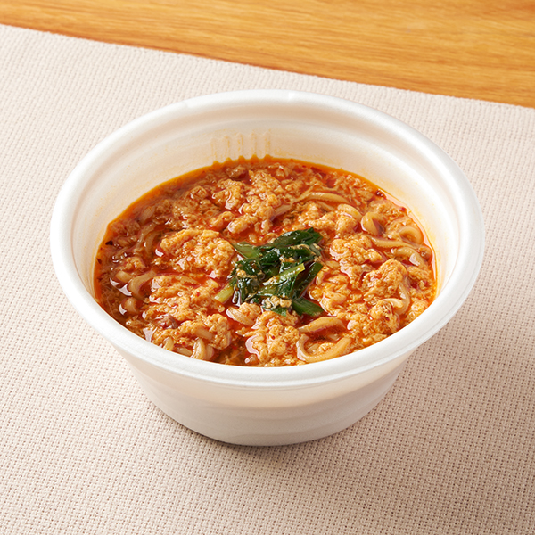 【九州】ふんわり玉子のミニピリ辛スープ辛麺 ファミリーマート 鶏がらベースの辛みのあるスープにたまごあんをのせ、ニラをトッピングしました。