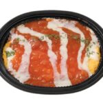 旨トマトチーズオムレツ セブンイレブン 旨味のあるトマトソースとチーズのコクが楽しめる、ふんわりとした食感のチーズオムレツ。