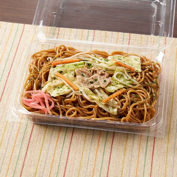 ファミリーマートの麺のコシが決め手！ソース焼そばを比較する。税込価格：398円、カロリー：544kcal、1円あたりカロリー：1.37kcal/円、たんぱく質：15g、1円あたりたんぱく質：0.04g/円、脂質：12.2g、炭水化物：96g、食塩相当量：6.7g。旨みのあるオリジナルソースの焼そばです。豚肉・キャベツ・もやし・人参・紅しょうが・あおさをトッピングしました。アレルギー：小麦、卵、乳成分、ごま、大豆、鶏肉、豚肉、もも、りんご、ゼラチン。