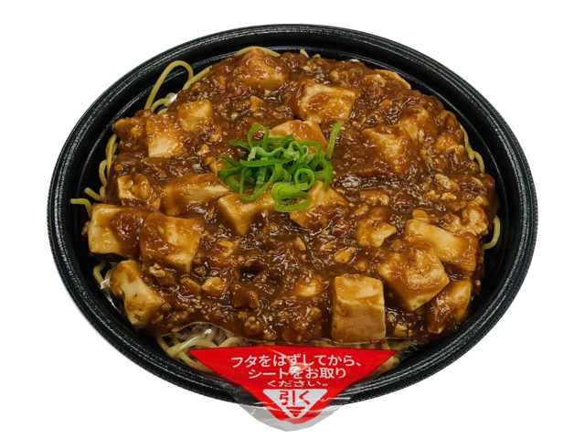 セブンイレブンの東北限定 仙台マーボー焼そばを比較する。税込価格：581円、カロリー：688kcal、1円あたりカロリー：1.18kcal/円、たんぱく質：29.8g、1円あたりたんぱく質：0.05g/円、脂質：27.9g、炭水化物：81.8g、糖質：77g、食物繊維：4.8g、食塩相当量：6.1g。宮城県中華飲食生活衛生同業組合様より認定いただいた仙台市の地元メニューであるマーボー焼そばです。アレルギー：卵、小麦。
