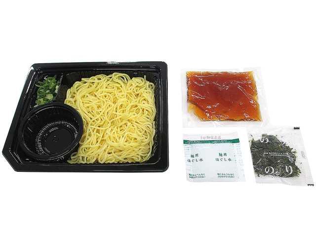 和風だしの旨み ざるらーめん セブンイレブン 鶏だしと和風だしの旨みの効いたスープでさっぱりと食べられる「ざるらーめん」。