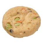 セブンイレブンのおでん ５種具材の彩りがんもを比較する。税込価格：131円、カロリー：53kcal、1円あたりカロリー：0.41kcal/円、たんぱく質：4.2g、1円あたりたんぱく質：0.03g/円、脂質：3.6g、炭水化物：1.1g、糖質：0.7g、食物繊維：0.4g、食塩相当量：0.1g。人参，枝豆，たけのこ，きくらげ，玉ねぎの５種具材の食感としっとりとした豆腐感の両方が味わえる、おでんつゆの味しみが良いがんもです。アレルギー：小麦 特定原材料に準ずる20品目: 大豆、鶏肉、やまいも。