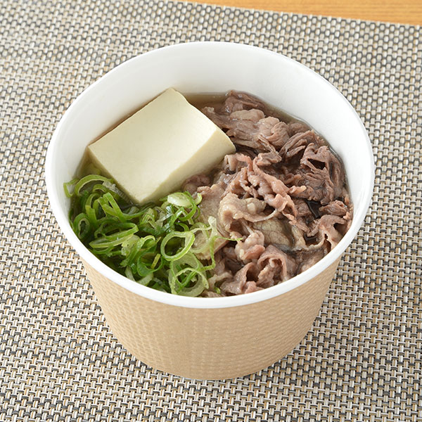 ファミリーマートの【東海・北陸】肉吸いを比較する。税込価格：398円。かつお節やうるめいわしなどの合わせだしで牛肉を煮込んだスープです。具材は牛肉・豆腐・青ねぎです。