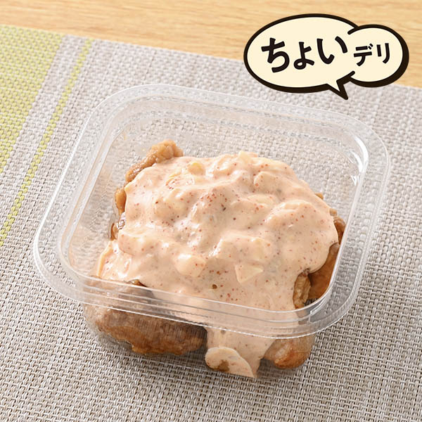 ファミリーマートの冷たいまま食べる明太タルタルチキン南蛮を比較する。税込価格：328円、カロリー：281kcal、1円あたりカロリー：0.86kcal/円、たんぱく質：14.9g、1円あたりたんぱく質：0.05g/円、脂質：17.2g、炭水化物：16.9g、食塩相当量：2.5g。甘酢タレを絡めた柔らかいから揚げに明太タルタルソースをトッピングしました。ご飯と相性抜群の食べごたえのある一品です。アレルギー：小麦、卵、乳成分、さば、大豆、鶏肉、りんご、ゼラチン。