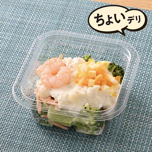 ファミリーマートの海老とブロッコリーのタルタルサラダを比較する。税込価格：338円。ブロッコリーにミニマカロニ入りの具材感のあるタルタルソースをトッピングしたタルタルサラダです。海老とクラッシュしたゆでたまごをトッピングしました。