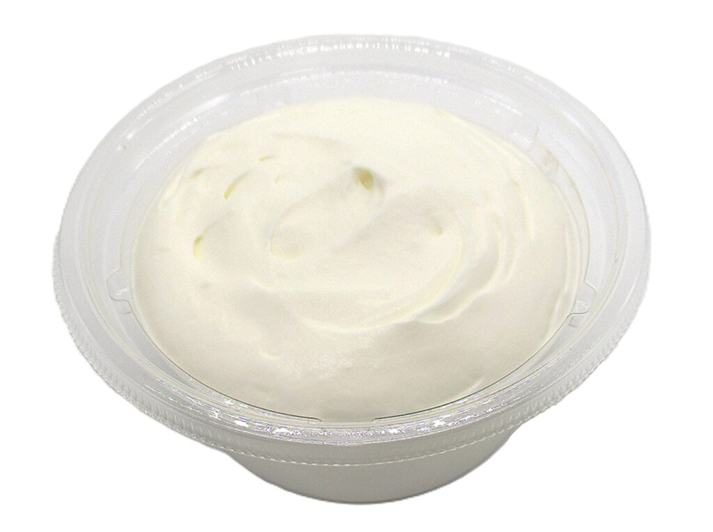 セブンイレブンのホイップに一途 岩手葛巻町産牛乳使用を比較する。税込価格：322円、カロリー：409kcal、1円あたりカロリー：1.27kcal/円、たんぱく質：2.2g、1円あたりたんぱく質：0.01g/円、脂質：38.8g、炭水化物：12.7g、糖質：12.7g、食物繊維：0g、食塩相当量：0.1g。岩手葛巻町産牛乳を使用した濃厚なミルクホイップのみをたっぷりと詰めました。アレルギー：乳。