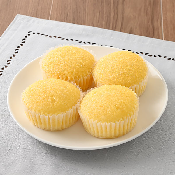 ファミリーマートのたまご蒸しパン4個入を比較する。税込価格：198円。たまごの旨みとコクを楽しめる、ふんわりしっとりとした蒸しパン4個入りです。