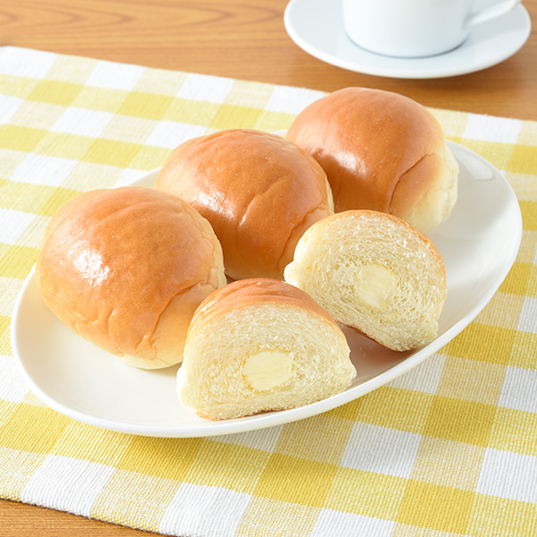ファミリーマートのマーガリン入りバターロール4個入を比較する。税込価格：160円。ほんのり甘くしっとりとしたロールパンに、マーガリンを入れた、ロールパン4個入りです。