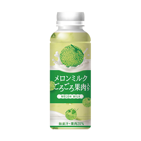 ファミリーマートのメロンミルク。税込価格：290円。ざく切りのメロン果肉がたっぷり入った、ごろごろとした食感が楽しめるデザート飲料です。
