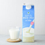 ファミリーマートののむヨーグルト 900g。税込価格：286円。大容量のむヨーグルトです。生きたまま腸に届く乳酸菌NY1301株を使用しました。