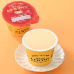 ファミリーマートの喫茶店のレトロプリンを比較する。税込価格：185円。喫茶店で食べるような固めのプリンです。ほろ苦いカラメルソース入りです。 ［ファミリーマート限定］。