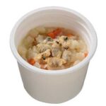 セブンイレブンのクラムチャウダーを比較する。税込価格：354円、カロリー：202kcal、1円あたりカロリー：0.57kcal/円、たんぱく質：9g、1円あたりたんぱく質：0.03g/円、脂質：10.1g、炭水化物：20.4g、糖質：17g、食物繊維：3.4g、食塩相当量：2.3g。野菜が手軽に摂れるクリーミーなクラムチャウダーです。アレルギー：乳、小麦、かに。