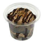 セブンイレブンのパリパリ食感ショコラシフォンを比較する。税込価格：430円、カロリー：485kcal、1円あたりカロリー：1.13kcal/円、たんぱく質：5.7g、1円あたりたんぱく質：0.01g/円、脂質：35.9g、炭水化物：36g、糖質：33.7g、食物繊維：2.3g、食塩相当量：0.2g。ココアシフォンケーキにチョコホイップとパリパリした食感のチョコを組み合わせたカップスイーツです。アレルギー：卵、乳、小麦。