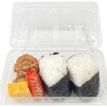 セブンイレブンのおむすび＆おかず しそ昆布・ツナマヨネーズを比較する。税込価格：497円、カロリー：534kcal、1円あたりカロリー：1.07kcal/円、たんぱく質：15.7g、1円あたりたんぱく質：0.03g/円、脂質：20.7g、炭水化物：73g、糖質：69.5g、食物繊維：3.5g、食塩相当量：3.2g。しそ昆布とツナマヨネーズのおにぎりに定番おかずを組み合わせたおむすびセットです。アレルギー：卵、乳、小麦。
