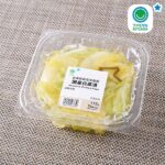 ファミリーマートの北海道産昆布使用国産白菜漬。税込価格：278円。北海道産昆布と国産白菜を使用した、旨みあふれるシャキシャキ食感の白菜漬です。