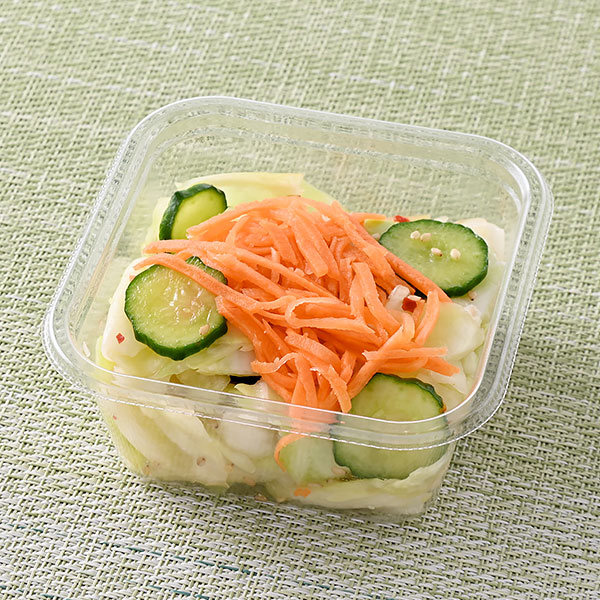 うま塩キャベツの浅漬 ファミリーマート 魚介の旨みとほど良い塩味でキャベツ本来の甘さを引き立てた、さっぱりと食べられるキャベツの浅漬。