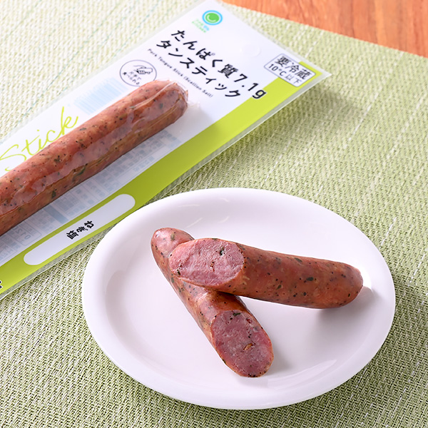 ファミリーマートのたんぱく質6.7g タンスティック ねぎ塩を比較する。税込価格：198円。ねぎ塩味でおつまみにも最適な、コリコリとした食感が特徴のスモークタンスティックです。