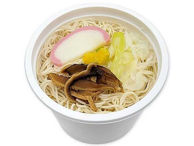 セブンイレブンの柚子香るあったかお出汁のそうめんスープを比較する。税込価格：346円、カロリー：151kcal、1円あたりカロリー：0.44kcal/円、たんぱく質：8.6g、1円あたりたんぱく質：0.02g/円、脂質：1.2g、炭水化物：27.3g、糖質：25.8g、食物繊維：1.5g、食塩相当量：2.9g。かつおの出汁が効いた温かい和風スープとそうめんを組み合わせた食べ応えのある商品です。アレルギー：小麦。