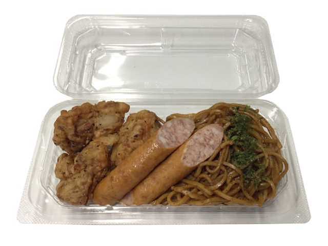 セブンイレブンのおつまみ 鶏カラ＆ソーセージを比較する。税込価格：430円、カロリー：397kcal、1円あたりカロリー：0.92kcal/円、たんぱく質：18g、1円あたりたんぱく質：0.04g/円、脂質：20.1g、炭水化物：36.8g、糖質：35.2g、食物繊維：1.6g、食塩相当量：3g。鶏唐揚げとソーセージに、相性の良いソース焼きそばを組み合わせた惣菜の盛り合わせです。アレルギー：卵、乳、小麦。