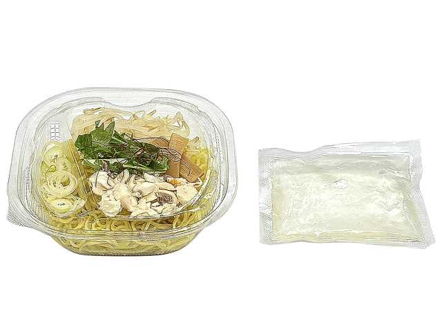 愛媛県産真鯛スープの冷たい鯛塩ラーメン セブンイレブン 愛媛県産真鯛のだしを配合したスープで食べる冷たいラーメン。
