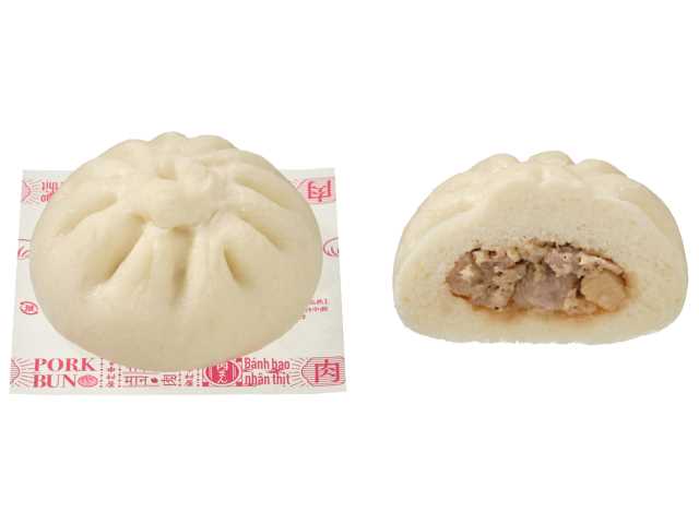 セブンイレブンのふんわり×ごろっと 肉まん。税込価格：168円、カロリー：212kcal、たんぱく質：6.6g、脂質：6.4g、炭水化物：32.6g、糖質：31.4g、食物繊維：1.2g、食塩相当量：0.7g。熟成期間をとった旨みの強い豚肉と玉ねぎ，筍，椎茸を加えた、ゴロゴロとした具材感が楽しめる中具を、米粉を配合したふんわりしっとりとした生地で包んだ肉まんです。アレルギー：卵、乳、小麦 特定原材料に準ずる20品目: ごま、大豆、豚肉。