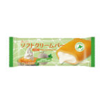ファミリーマートの赤城 ソフトクリームバーメロンを比較する。税込価格：208円。北海道産富良野メロン果汁を使用したメロンアイスキャンディーの中に、ソフトクリームをイメージしたミルクアイスを入れた、ねっとり食感と濃厚な味わいを楽しめる商品です。 ［ファミリーマート限定・数量限定］。