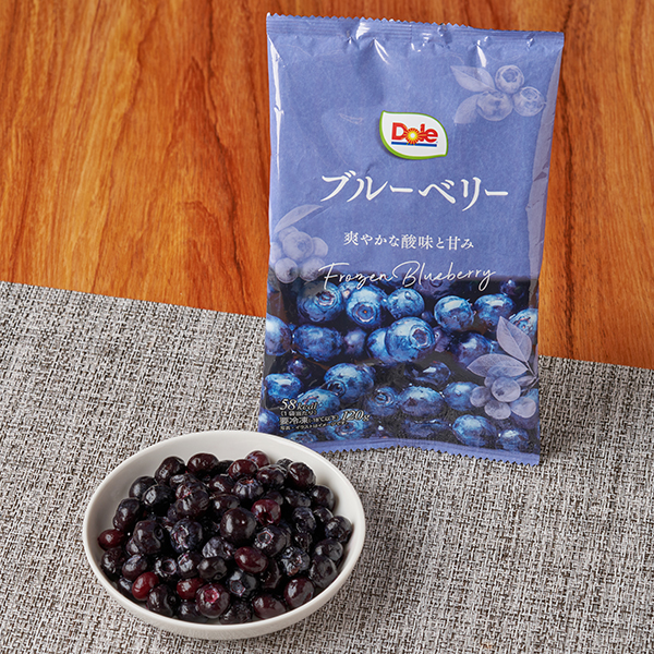 ファミリーマートのドール ブルーベリー。税込価格：267円。フルーツブランド「Dole」の冷凍フルーツです。爽やかな酸味と甘みが特徴の冷凍ブルーベリーです。 ［ファミリーマート先行発売］。