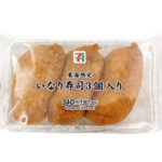 セブンイレブンの東海限定 いなり寿司３個入りを比較する。税込価格：367円、カロリー：296kcal、1円あたりカロリー：0.81kcal/円、たんぱく質：9.5g、1円あたりたんぱく質：0.03g/円、脂質：6.4g、炭水化物：51g、糖質：49g、食物繊維：2g、食塩相当量：1.8g。揚げにしっかり味が染みたいなり寿司です。アレルギー：小麦。