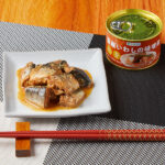 ファミリーマートの国産いわしの味噌煮。税込価格：208円。国内で水揚げされたいわしを信州味噌で味付けしました。