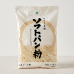 ファミリーマートのサクサク食感ソフトパン粉。税込価格：118円。あげものやお料理のつなぎに使いやすい、食感のよいパン粉です。