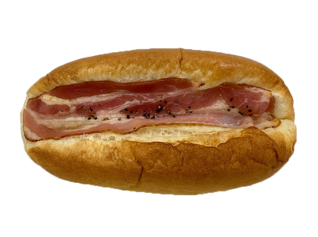 セブンイレブンのふんわりベーコン マヨネーズを比較する。税込価格：192円、カロリー：360kcal、1円あたりカロリー：1.87kcal/円、たんぱく質：8.5g、1円あたりたんぱく質：0.04g/円、脂質：19.7g、炭水化物：37.6g、糖質：36.5g、食物繊維：1.1g、食塩相当量：1.4g。ベーコンとマヨネーズを使用したふんわり食感の惣菜パンです。アレルギー：卵、乳、小麦。