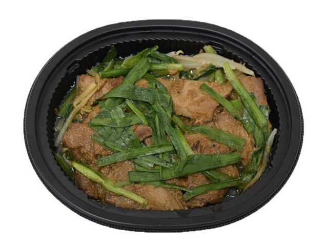 セブンイレブンのレバニラを比較する。税込価格：400円、カロリー：271kcal、1円あたりカロリー：0.68kcal/円、たんぱく質：25g、1円あたりたんぱく質：0.06g/円、脂質：13.5g、炭水化物：13.3g、糖質：11.3g、食物繊維：2g、食塩相当量：3.4g。豚レバー，もやし，ニラを旨みとコクのあるタレで味付けしたレバニラです。アレルギー：卵、乳、小麦。