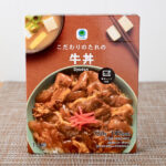 ファミリーマートのこだわりのたれの牛丼。税込価格：268円。バランスのとれた味わいが特徴のタレにこだわった牛丼です。