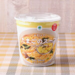 ファミリーマートのふわふわたまごのスープを比較する。税込価格：165円。ふんわり食感のたまごに、しいたけ、たけのこ、わかめ、ネギを加えることで、風味と食感のバランスが良いスープです。
