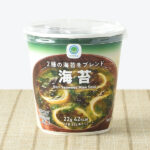 ファミリーマートの2種の海苔をブレンド海苔。税込価格：130円。風味の良い焼き海苔と食感のある黒ばら海苔の2種の海苔を使用したおみそ汁です。