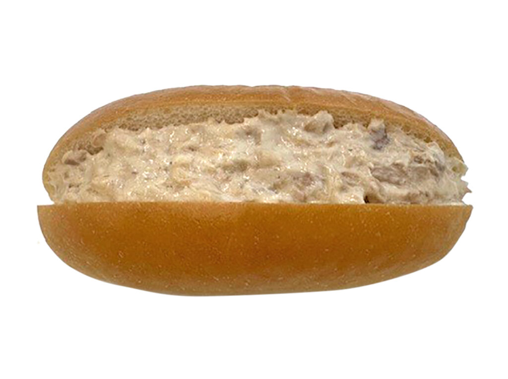 セブンイレブンの静岡限定シーチキンサラダロール。税込価格：192円、カロリー：257kcal、たんぱく質：9.2g、脂質：13.9g、炭水化物：24.2g、糖質：23.1g、食物繊維：1.1g、食塩相当量：1.1g。シーチキンを２種類のマヨネーズと食感の良い玉葱と組み合わせ、コッペパンで挟んだロールパンです。アレルギー：卵、乳、小麦。