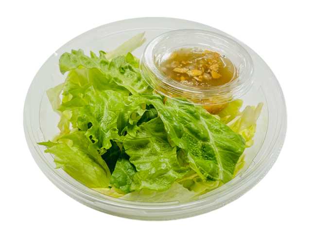 セブンイレブンのザクザクとした食感のうま塩レタスサラダを比較する。税込価格：257円、カロリー：193kcal、1円あたりカロリー：0.75kcal/円、たんぱく質：2.5g、1円あたりたんぱく質：0.01g/円、脂質：16.3g、炭水化物：9.9g、糖質：8.1g、食物繊維：1.8g、食塩相当量：1.1g。ガーリックフレークとフライドオニオンのザクザクとした食感が特長のうま塩オイルソースをかけて食べるおつまみサラダです。アレルギー：なし。