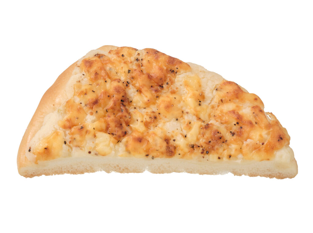 セブンイレブンのポテトとチーズのパンを比較する。税込価格：149円、カロリー：241kcal、1円あたりカロリー：1.62kcal/円、たんぱく質：6.2g、1円あたりたんぱく質：0.04g/円、脂質：12.3g、炭水化物：27g、糖質：25.5g、食物繊維：1.5g、食塩相当量：1.3g。ふんわり、しっとりとしたパン生地にポテトフィリングとチーズを合わせた惣菜パンです。アレルギー：卵、乳、小麦。