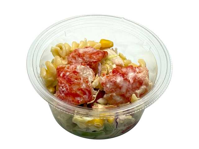 セブンイレブンのカニかまマカロニサラダを比較する。税込価格：257円、カロリー：188kcal、1円あたりカロリー：0.73kcal/円、たんぱく質：6.4g、1円あたりたんぱく質：0.02g/円、脂質：11.9g、炭水化物：14.5g、糖質：13g、食物繊維：1.5g、食塩相当量：2.1g。カニかまの味と食感を楽しめる、からし風味でおつまみにも合うマカロニサラダです。アレルギー：卵、小麦、かに。