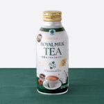 ファミリーマートのAfternoon Tea監修 黒糖ロイヤルミルクティー 370g。税込価格：192円。アッサム茶葉を通常比1.3倍使用した※「Afternoon Tea」監修のフレーバーミルクティーです。濃厚なミルクに黒糖と紅茶のリッチな味わいが楽しめます。 ［数量限定］。
