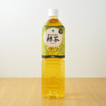 ファミリーマートの爽やかな香り 緑茶 1L。税込価格：160円。国産一番茶葉を使用した、爽やかで清々しい香りが特徴です。豊かなコクと甘みが楽しめます。