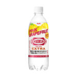 ファミリーマートのウィルキンソン タンサン エクストラ ピンクグレープフルーツ 490ml。税込価格：135円。「ウィルキンソン」ブランドならではの強炭酸とピンクグレープフルーツフレーバーの爽快ですっきりとした味わいが特徴です。 ［ファミリーマート限定］。