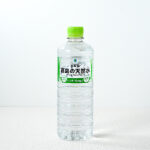 ファミリーマートの宮崎県霧島の天然水 600ml。税込価格：118円。霧島山系の地層が磨き上げた美味しい水です。シリカを70mg/L含んだ、硬度140mg/Lの中硬水です。