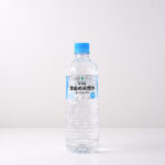ファミリーマートの新潟県津南の天然水 600ml。税込価格：118円。国土交通省が「水の郷百選」として認定した、「新潟県津南町」の秋成地区の水源から採水したおいしい水です。硬度17㎎/Lの軟水です。