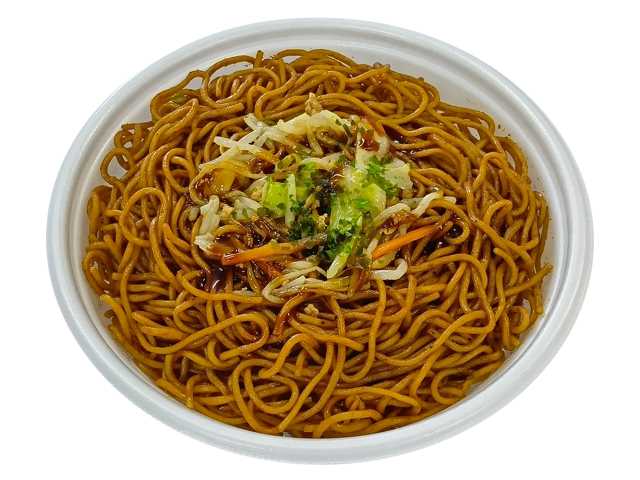 セブンイレブンのソース焼そばを比較する。税込価格：430円、カロリー：707kcal、1円あたりカロリー：1.64kcal/円、たんぱく質：18g、1円あたりたんぱく質：0.04g/円、脂質：19.1g、炭水化物：118.1g、糖質：113.4g、食物繊維：4.7g、食塩相当量：6.8g。麺をたっぷり約３３０ｇ盛付けたソース焼そばです。風味豊かなウスターソースを使用し、旨みとコクを感じられる昔ながらの味わいに仕上げました。アレルギー：卵、小麦。